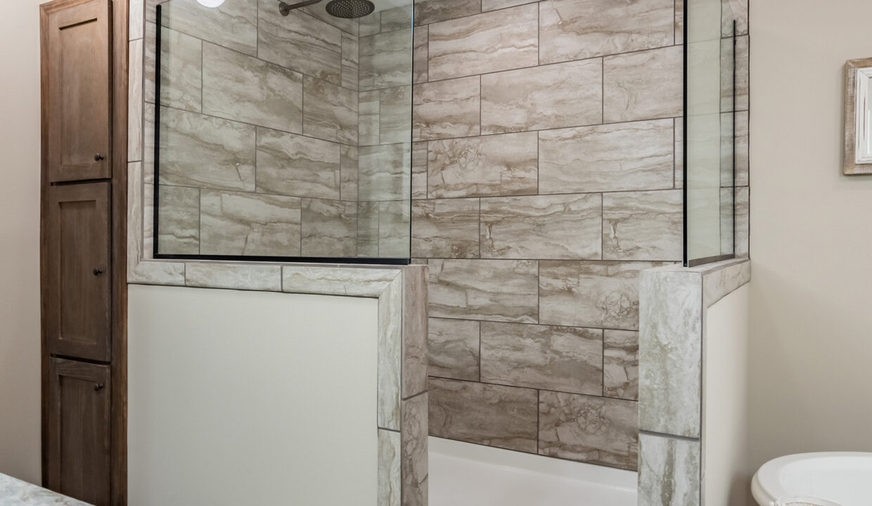 KB-3245_Shower_4429-1-1240×720
