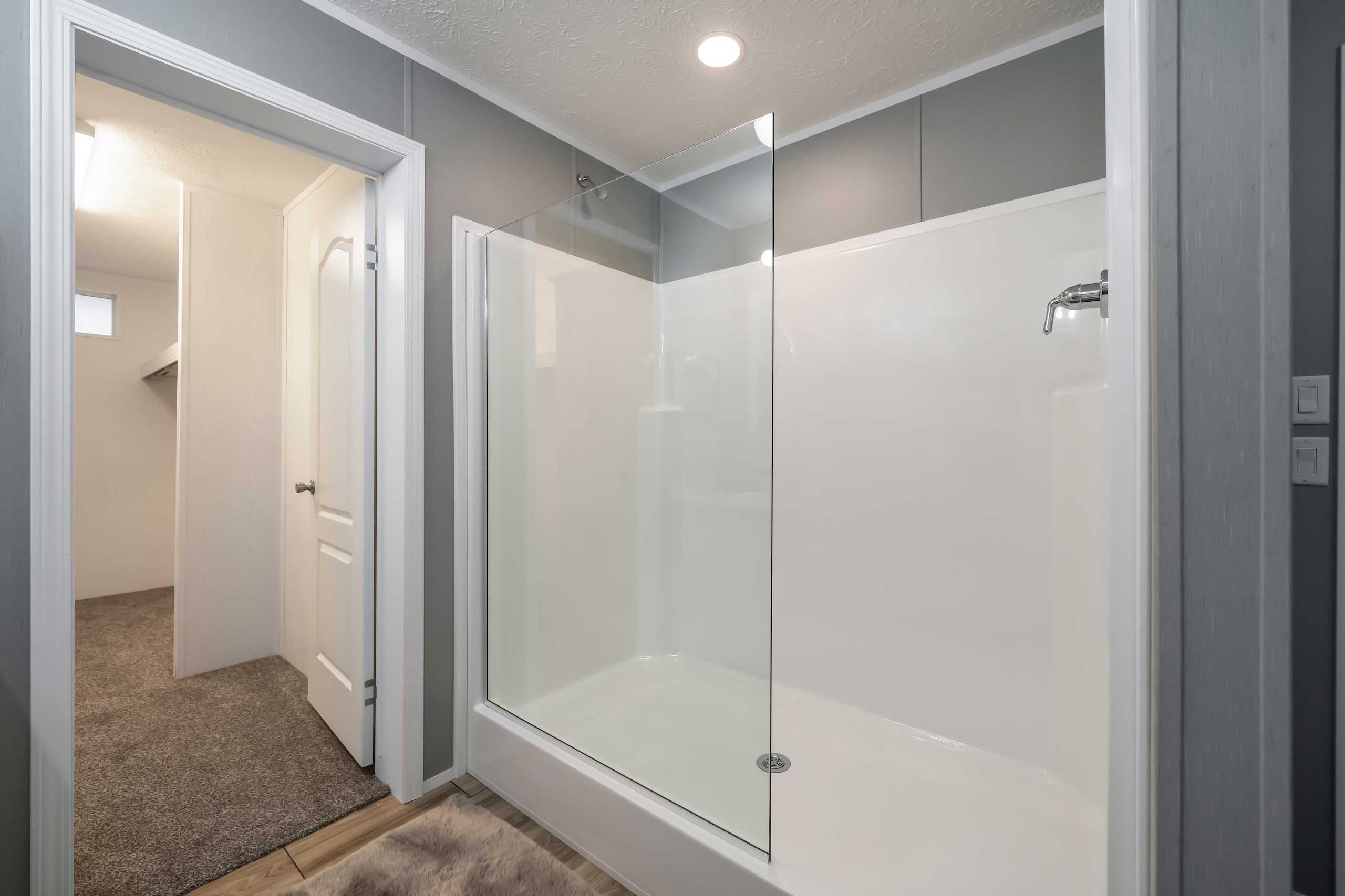Kabco_MD-50_MBath-Shower_9424-1