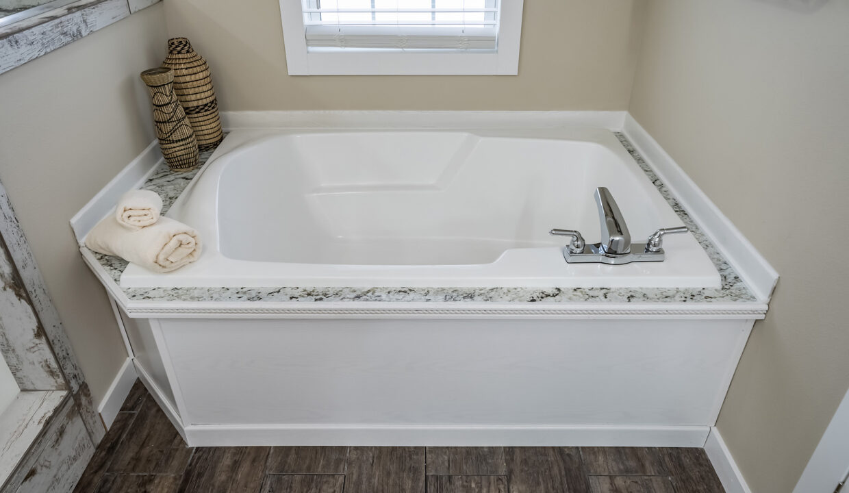 MDFS-4232_Tub_3984-1-1240×720